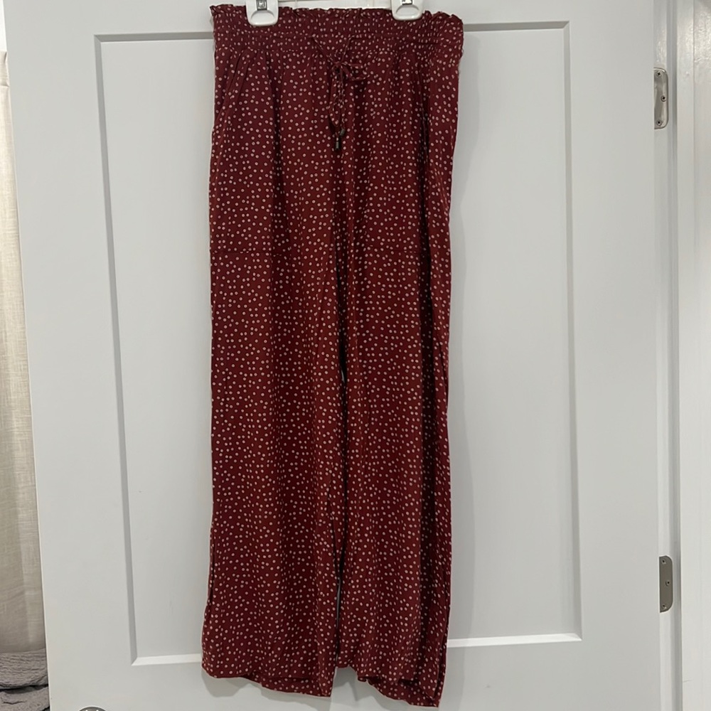Abercrombie red patterned cropped pants